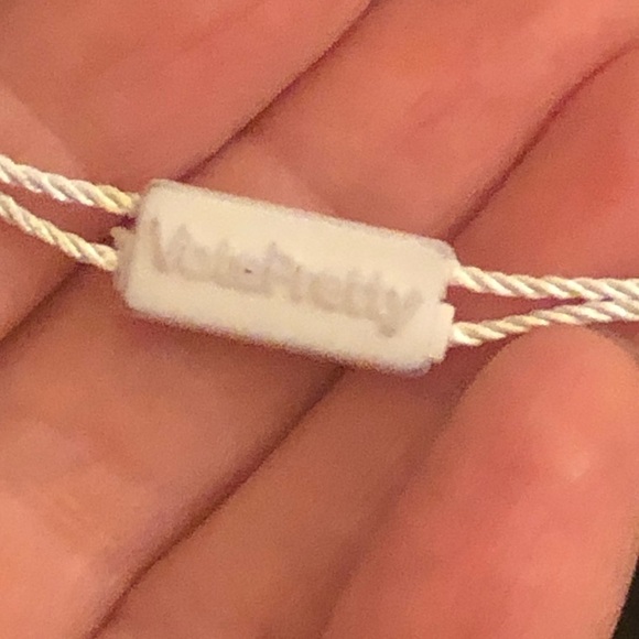 NWT Vote Pretty V Neck Black Long Sleeve Faux Wrap Tunic Top Sz M - Picture 6 of 6